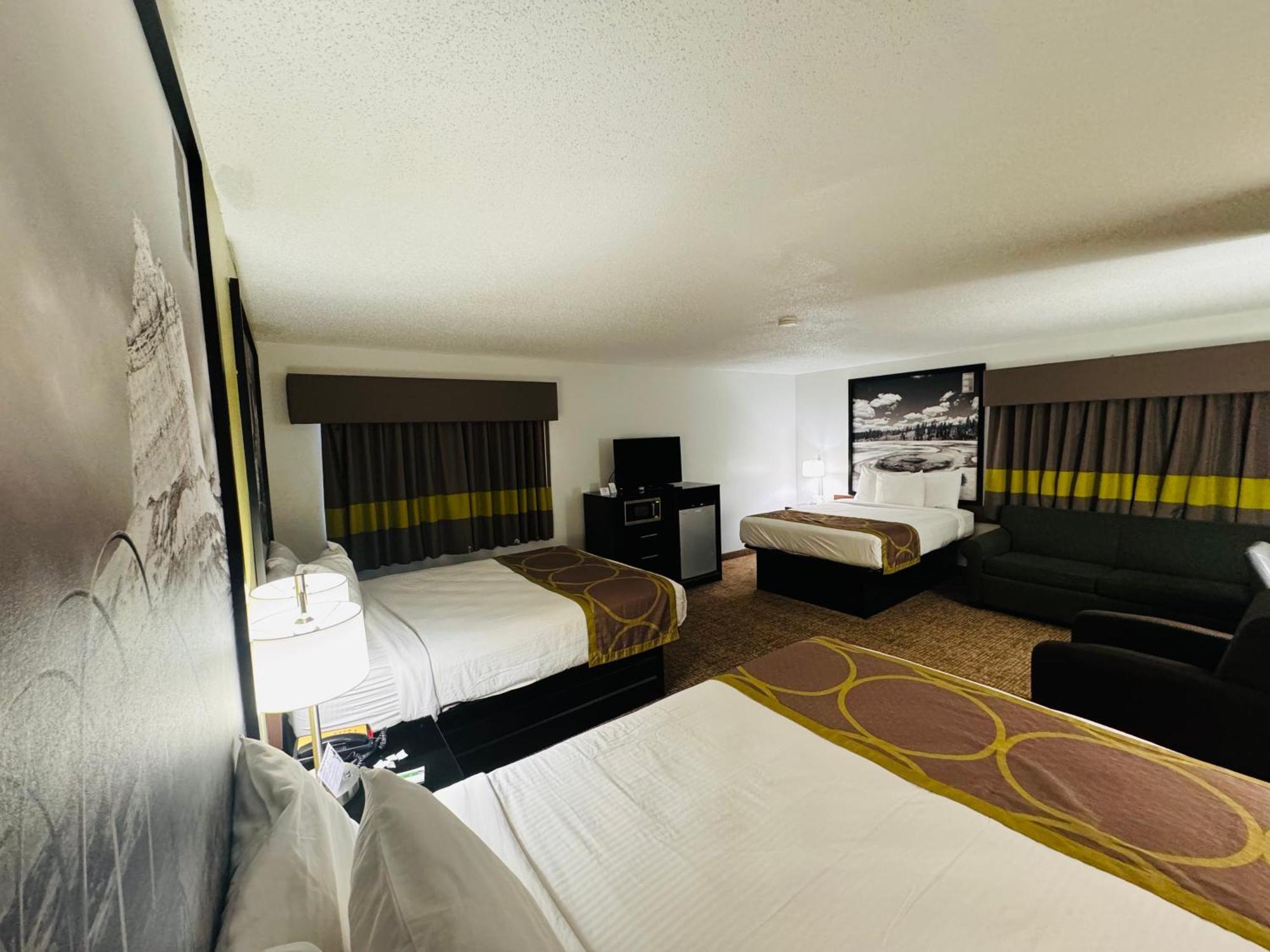 Forest City Inn Hotel 2*